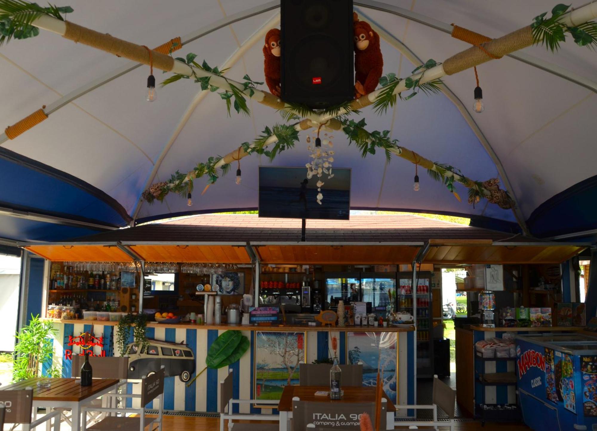 Camping Italia 90 Caravans Domaso